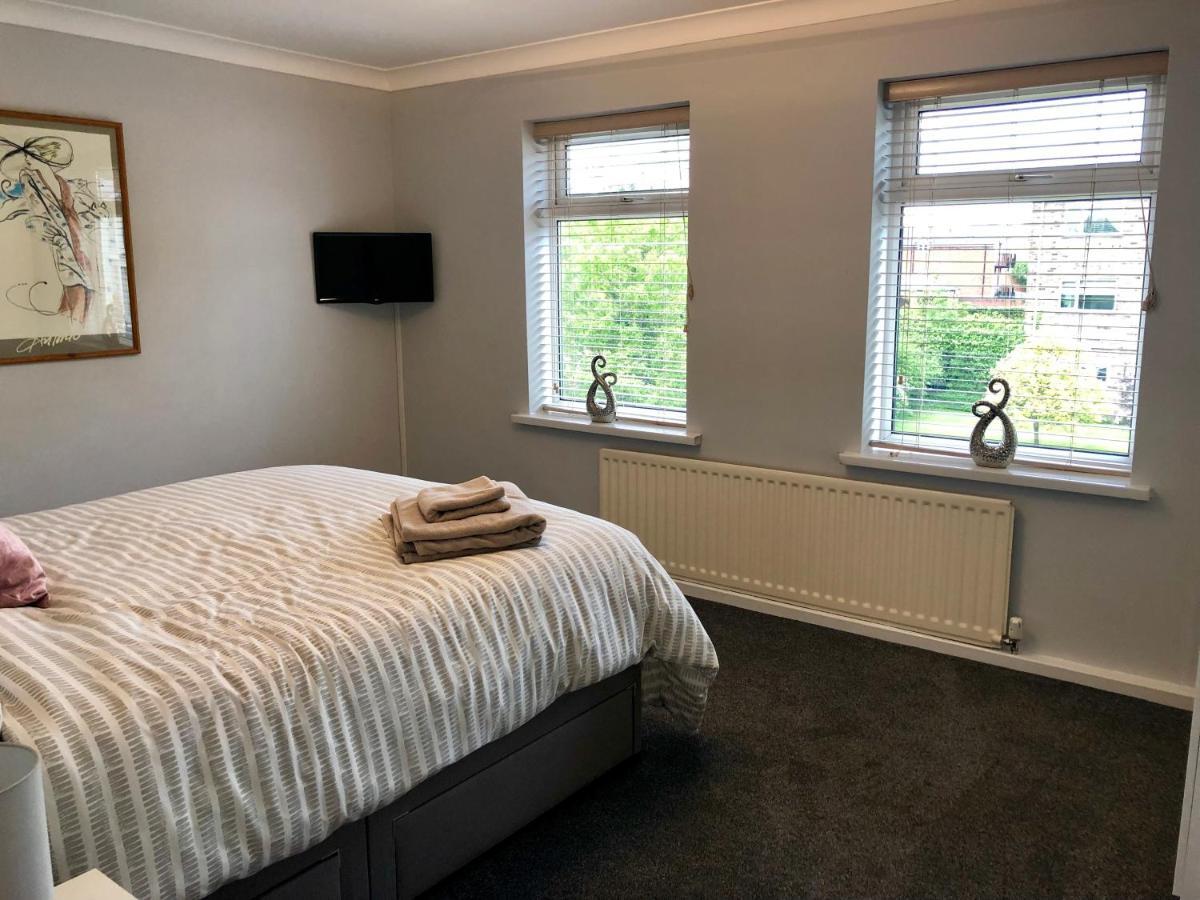 Ab - Top Floor 2 Bed Modern Town Centre Apartment With Parking For One Vehicle Stratford-upon-Avon Kültér fotó